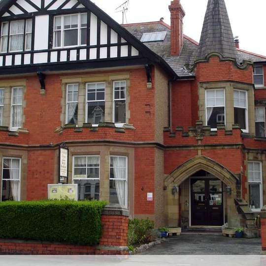 The 20 best Bed and Breakfasts in Llandudno Bed & Breakfast.guide